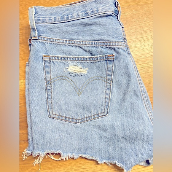 Levi's Women's 501 Original Shorts - Sansome Straggler - Picture 6 of 6
